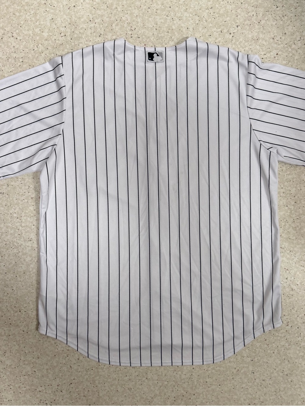 Nike MLB White Pinstripe Chicago White Sox Jersey with Black Logos - Picture 2 of 5